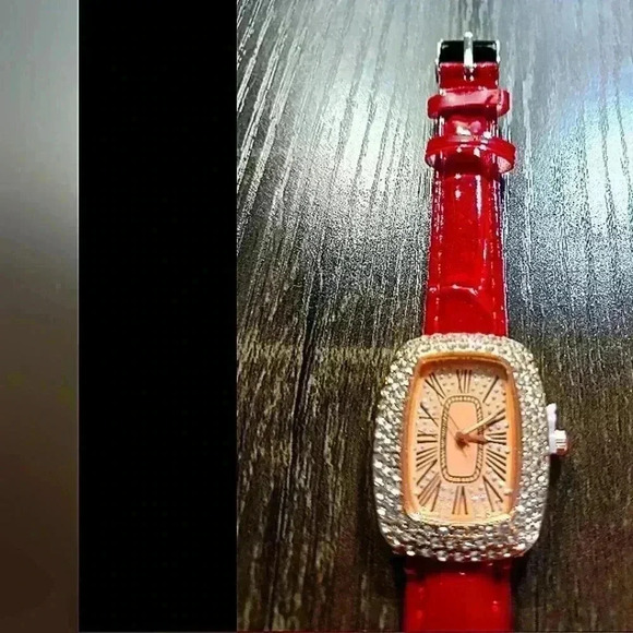Red rhinestone watch - Picture 2 of 7